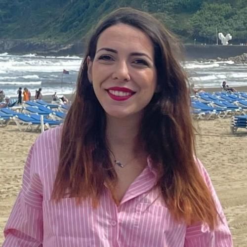 Dr. María Cáceres-Titos
